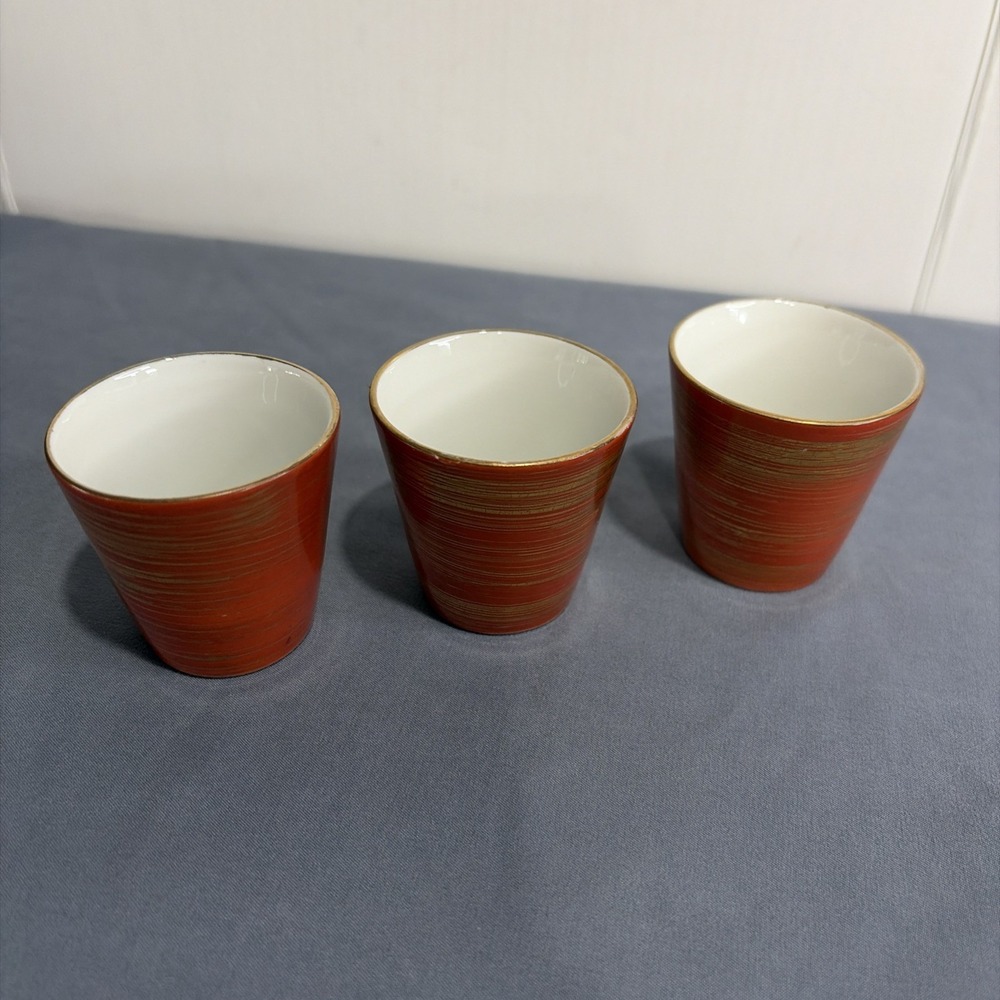 Vintage Japanese Ceramic Sake Set Red Gold Striped 4 Piece Tokkuri Ochoko MCM - Picture 8 of 16